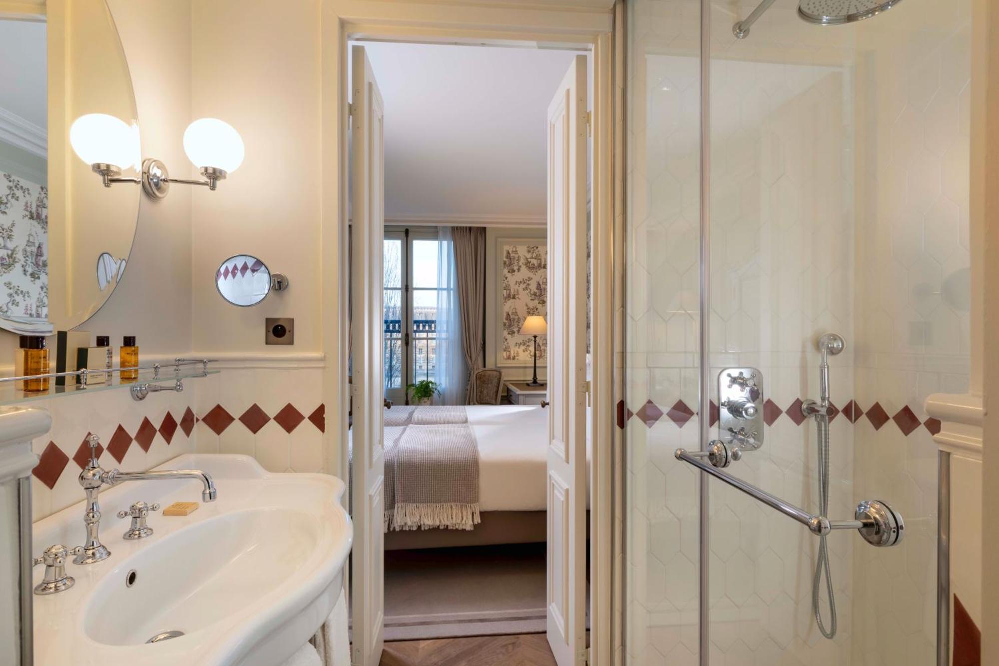 Hotel Du Quai Voltaire Париж Экстерьер фото